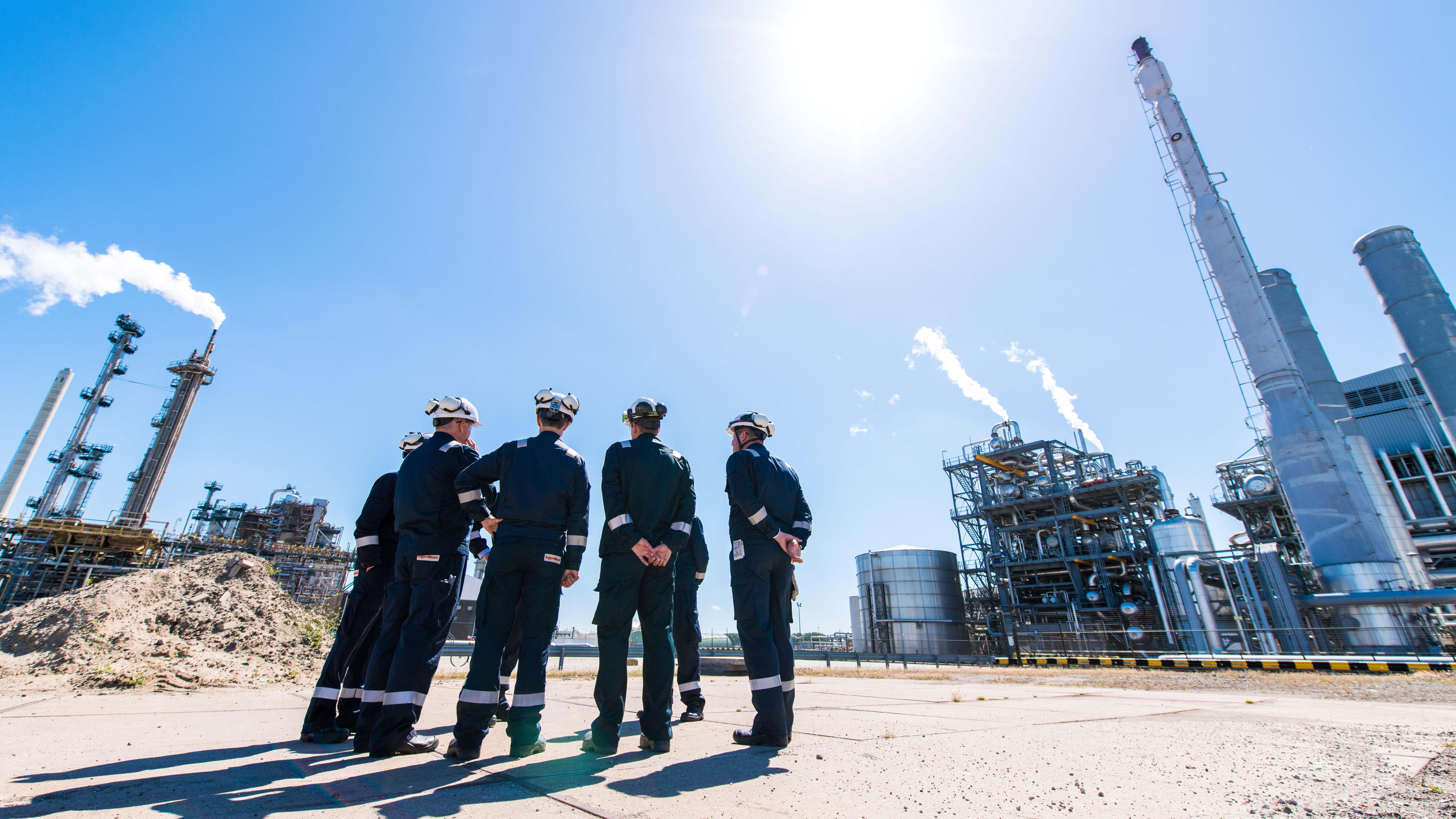 bezoek aan de ExxonMobil Rotterdam-faciliteit
