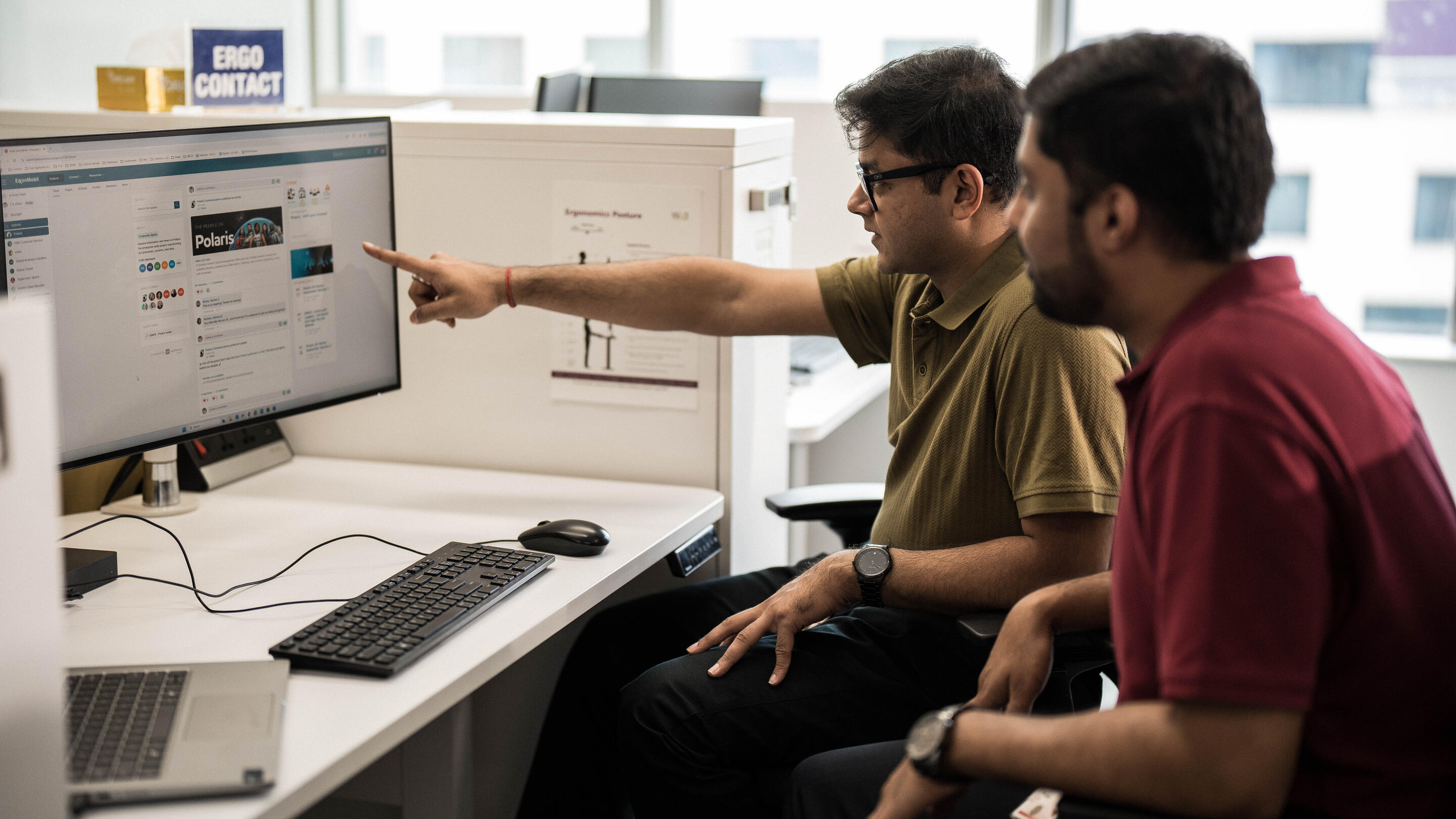 India employees at work