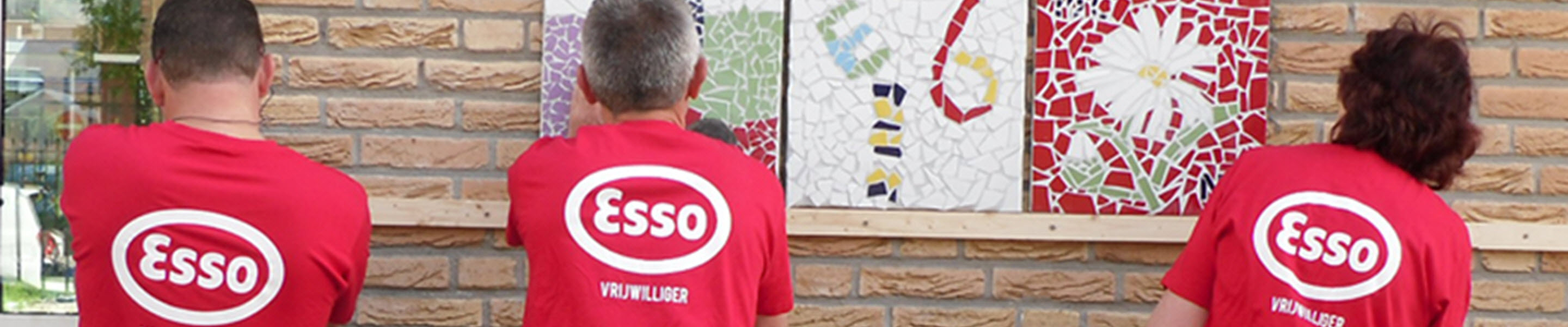 Esso volunteers