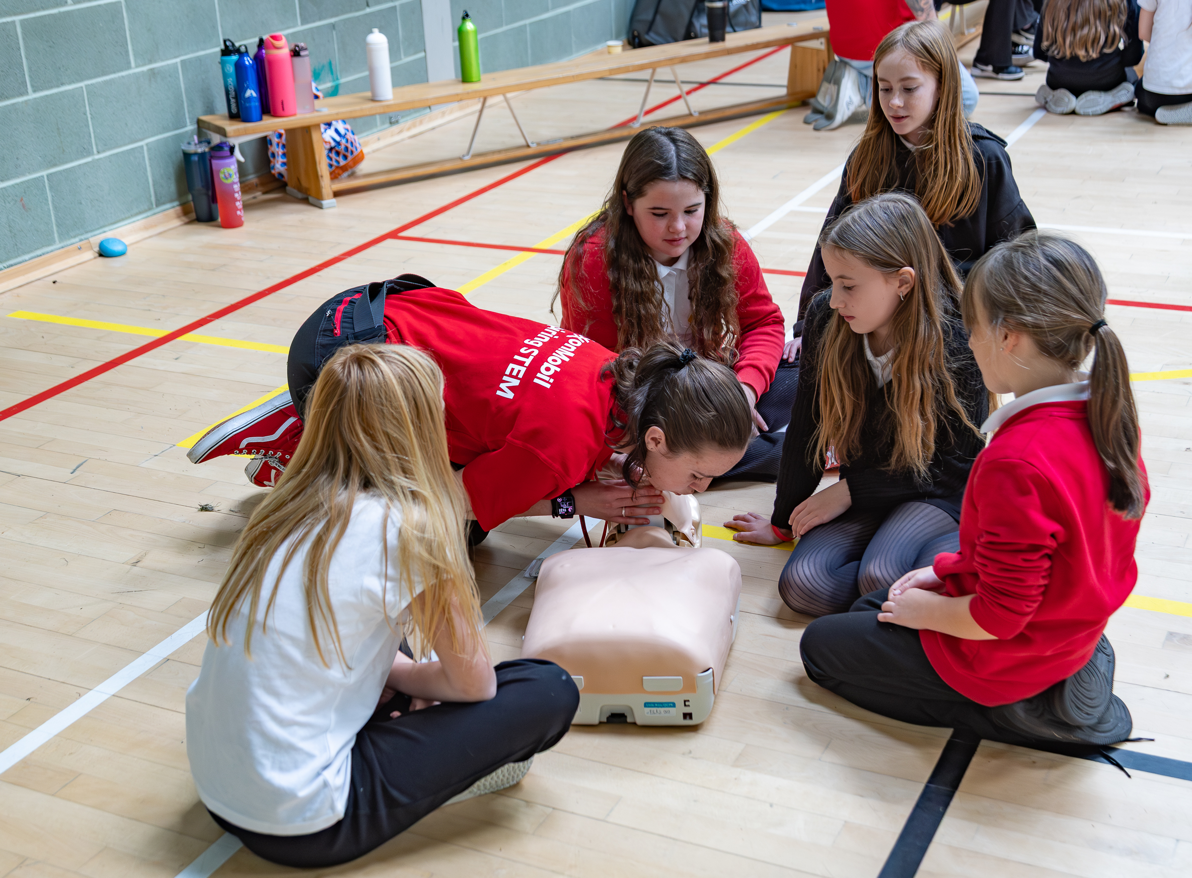 More than 1,000 school kids to become life-saving Mini Medics