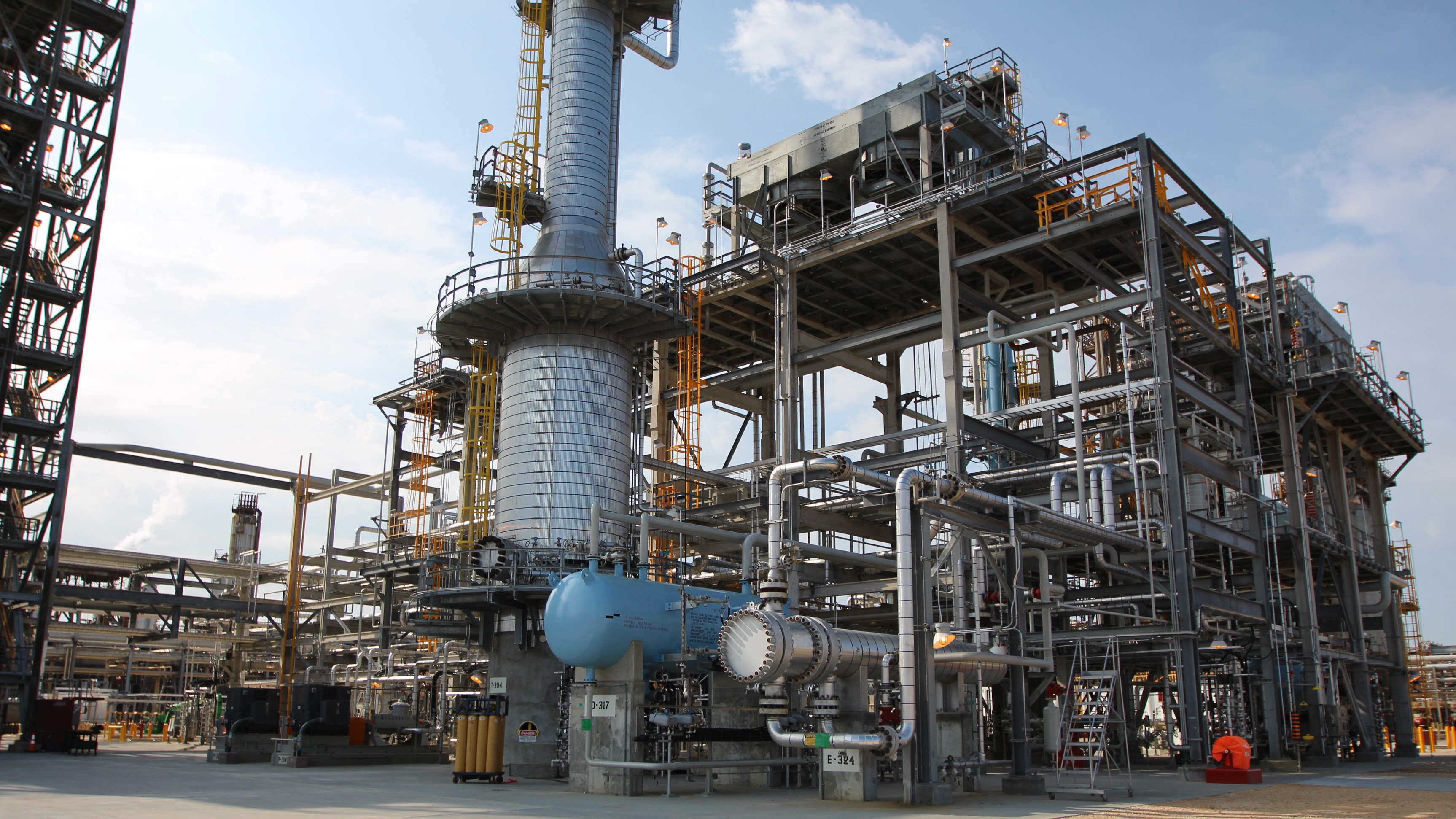 Reconfiguring for growth: leveraging the strength of integration