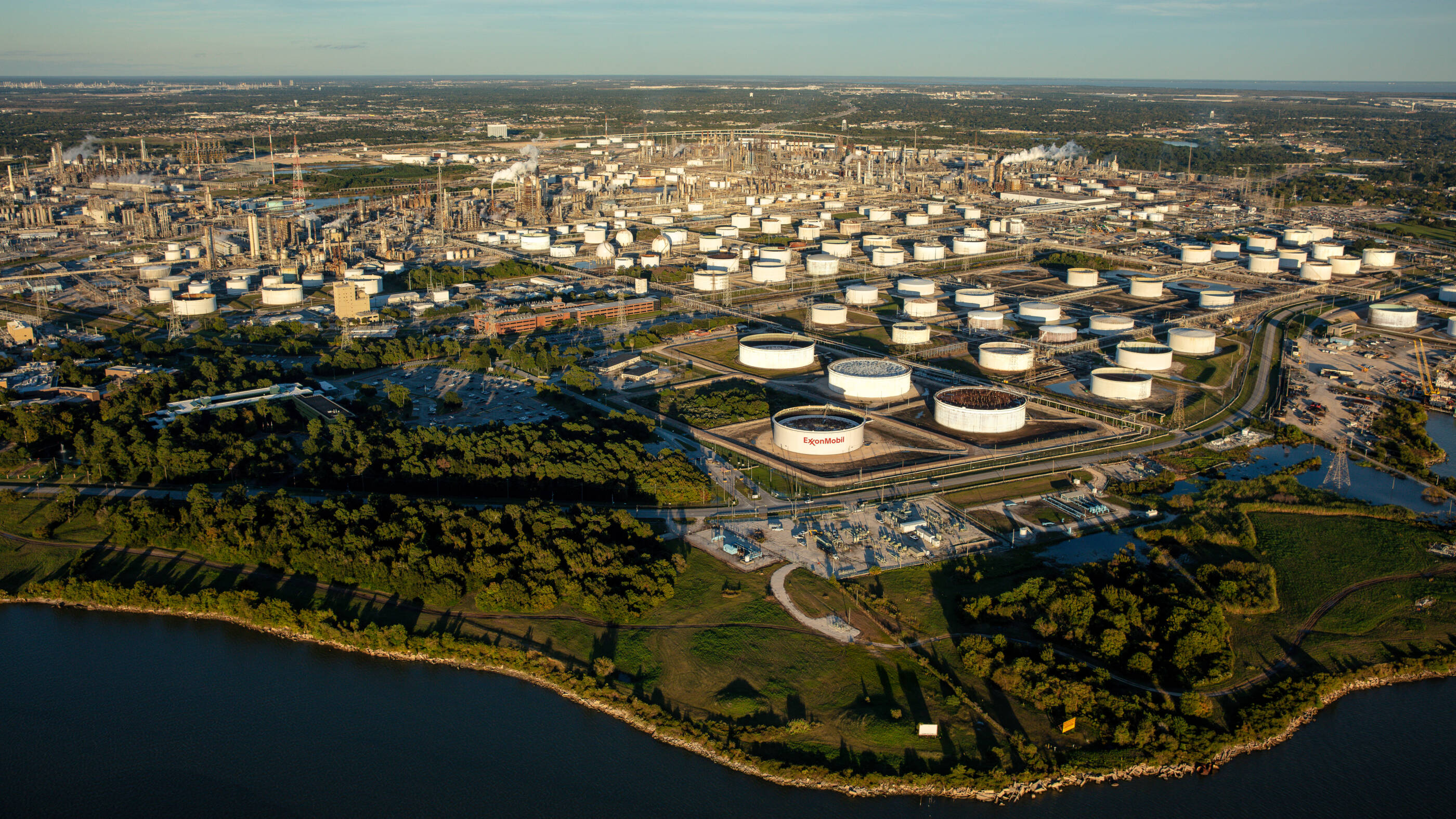 ExxonMobil starts operations at large-scale advanced recycling facility